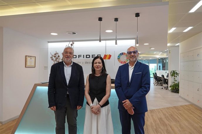 Momento de la firma del acuerdo.