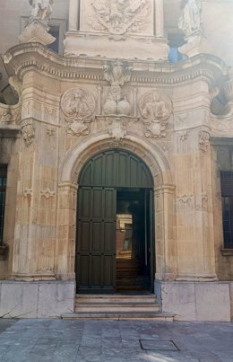 Entrada a la Audiencia Provincial de León, donde tuvo lugar el juicio por el asesinato de una joven en Cembranos.