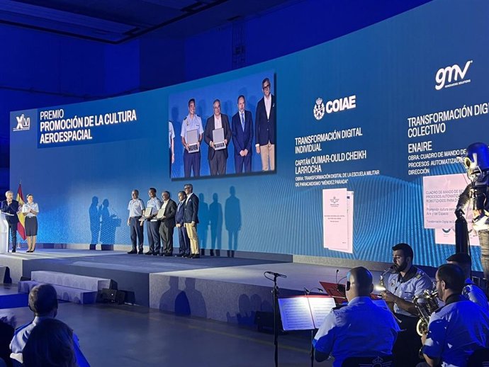 Enaire recibe un premio del Ejército del Aire y del Espacio por su innovación en la transformación digital.