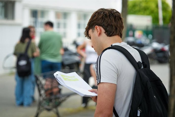 Imágenes de la primera jornada de la Prueba de Acceso a la Universidad en Andalucía en la Facultad de Medicina, en la convocatoria ordinaria de junio.