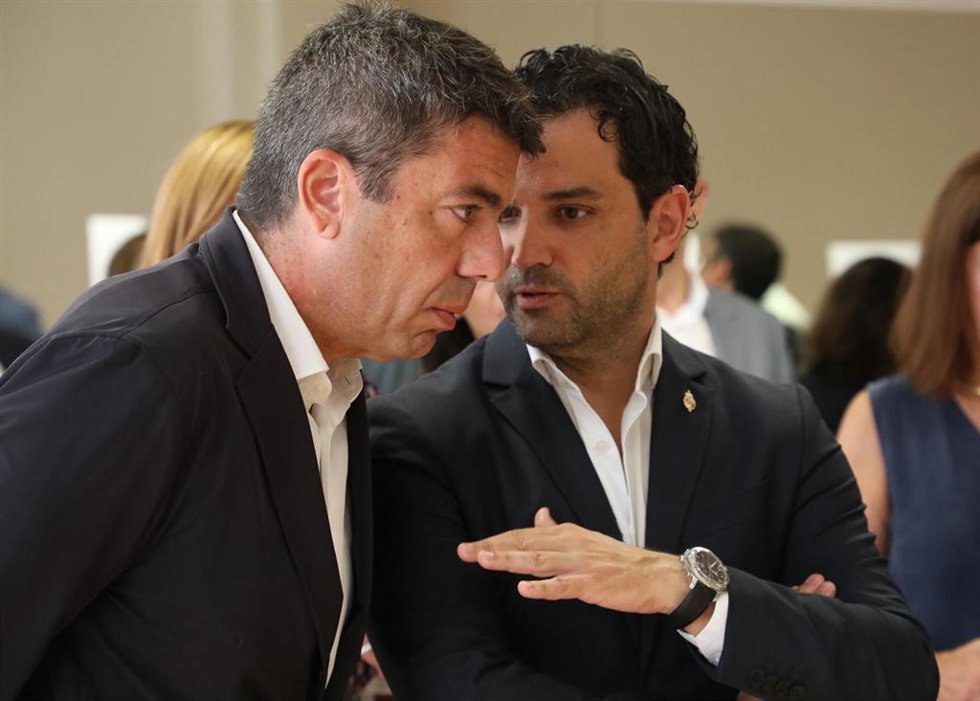 El jefe del Consell, Carlos Mazón, y el alcalde de Paterna, Juan Antonio Sagredo