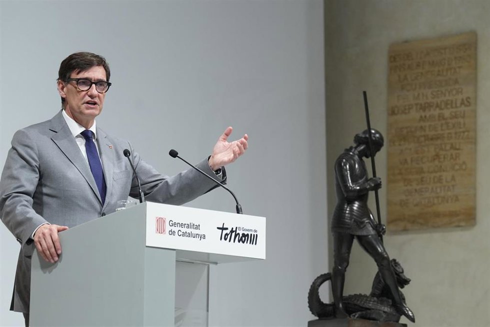 Archivo - El presidente de la Generalitat Salvador Illa, en un acto en el Palau de la Generalitat de Catalunya, a 10 de mayo de 2025, en Barcelona, Cataluña (España).