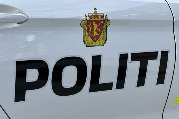 Archivo - FILED - 11 October 2024, Norway, Oslo: The lettering and logo of the Norwegian police can be seen on a patrol car in Oslo. Marius Borg Hoiby, the eldest son of Norwegian Crown Princess Mette-Marit, has been accused of committing a sex act with a