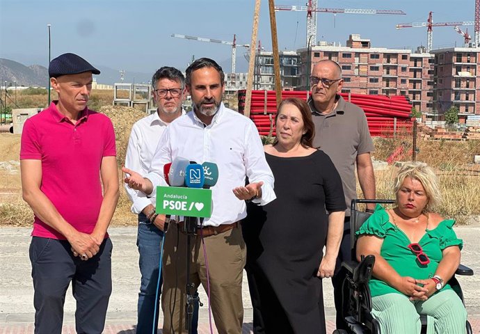 El coordinador del área de Política Institucional del PSOE-A, Daniel Pérez, en una atención a medios