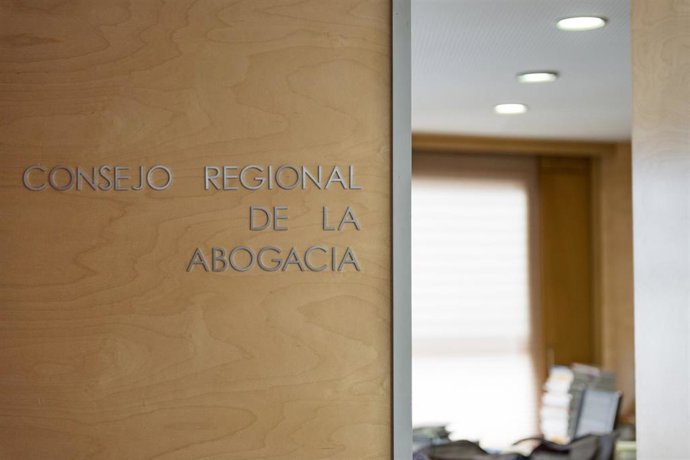 Archivo - El Cacyl apoya a una abogada expedientada por no acudir a un juicio en Soria por riesgo en el embarazo .