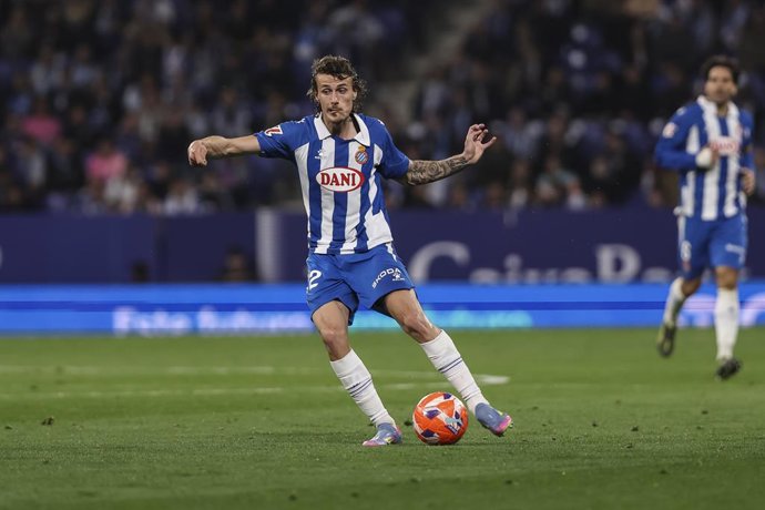 Archivo - Carlos Romero of RCD Espanyol in action during the Spanish league, La Liga EA Sports, football match played between RCD Espanyol and Getafe CF at RCDE Stadium on April 18, 2025 in Cornella, Barcelona, Spain.