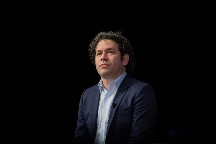 Archivo - El director venezolano, Gustavo Dudamel, durante la presentación del filme inmersivo ‘Symphony’ en CosmoCaixa, Barcelona, Catalunya (España), a 15 de septiembre de 2020. 'Symphony' se podrá ver gratuitamente, pero con reserva previa, hasta el 8 