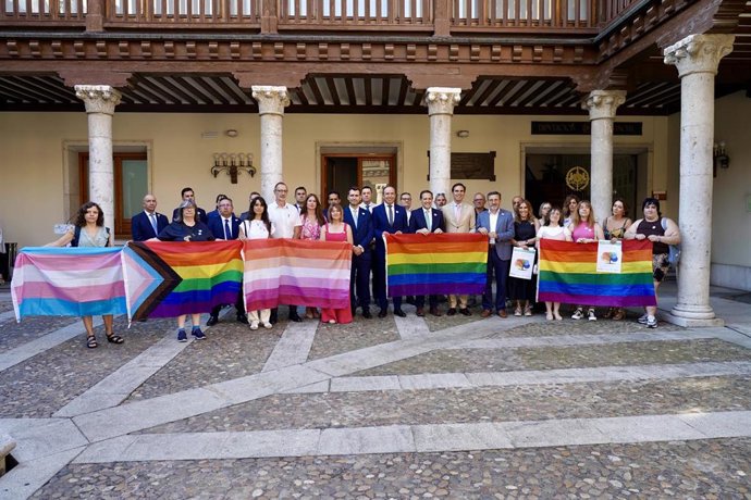 Conmemoración del Día Internacional del Orgullo LGTBIQ+ en la Diputación de Valladolid.