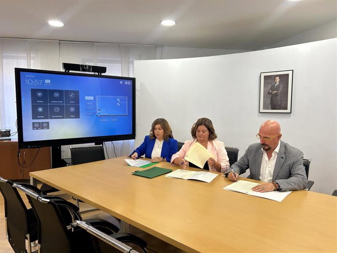 El Gobierno de Cantabria y SATSE suscriben un Pacto por la Sanidad.