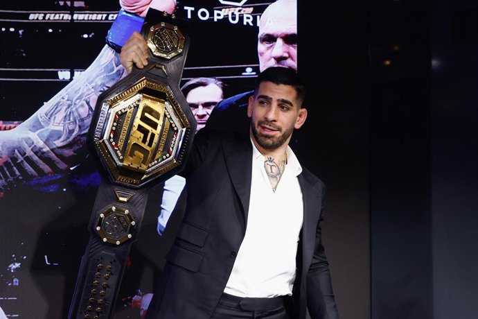 Archivo - Ilian Topuria attends his press conference afterr wiinning the MMA UFC World Champion title against Alexander Volkanovski at Rosewood Villa Magna Hotel on February 22, 2024 in Madrid, Spain.