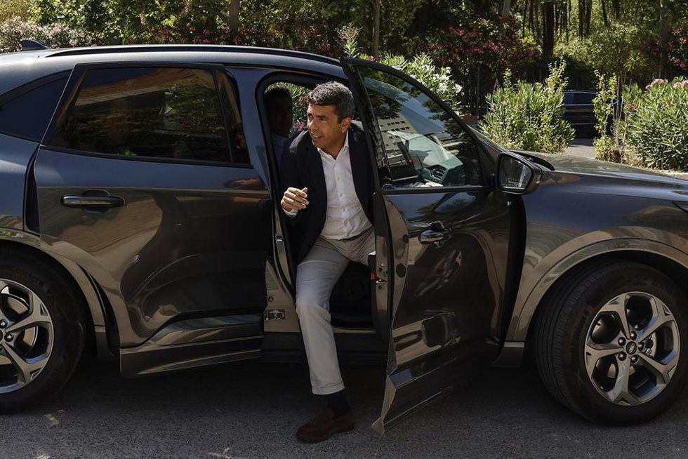 El president de la Generalitat, Carlos Mazón, visita las obras del complejo sanitario Campanar, a 27 de junio de 2025, en Valencia, Comunidad Valenciana (España).