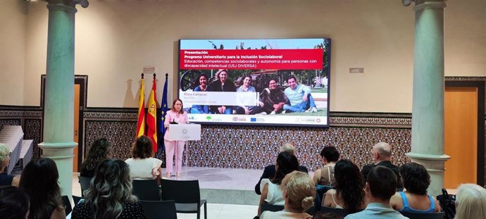 La rectora de la USJ, SIlvia Carrasco, en la presentación del programa universitario para la inclusión sociolaboral de personas con discapacidad intelectual, del desarrollo y o del espectro autista