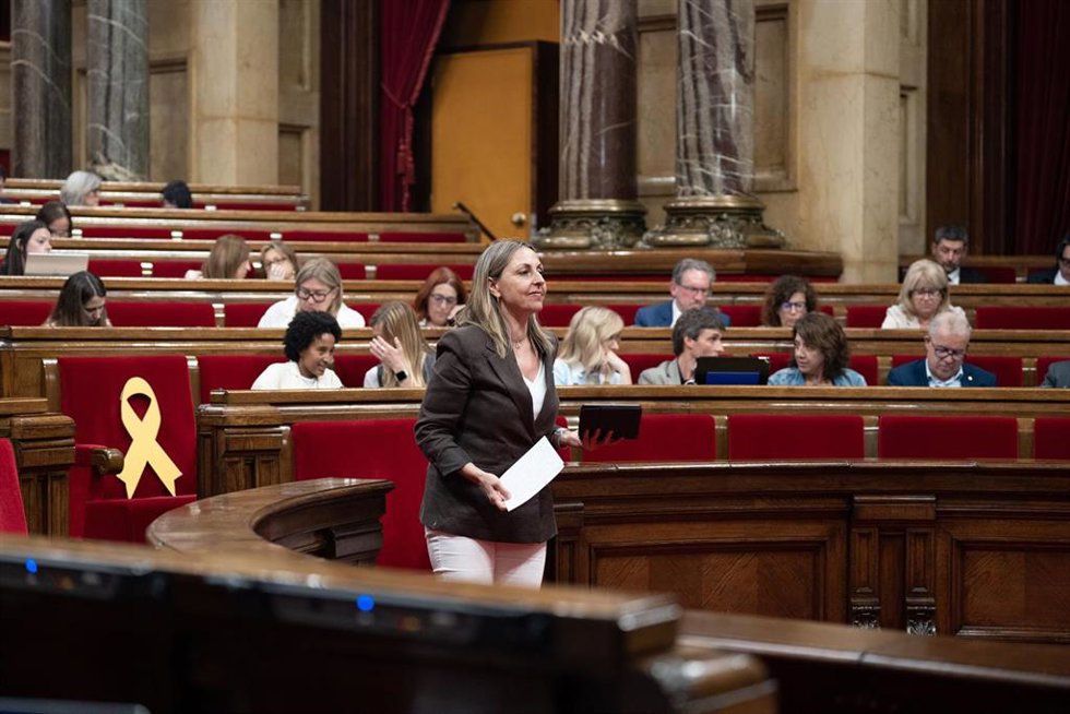 Archivo - La consellera de Igualdad y Feminismo, Eva Menor, durante el pleno del Parlament de Catalunya, a 20 de mayo de 2025, en Barcelona, Catalunya (España).