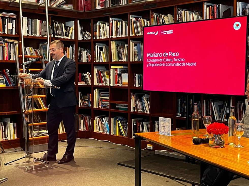 El consejero de Cultura, Turismo y Deporte de la Comunidad de Madrid, Mariano De Paco Serrano, durante una rueda de prensa en el Museo de Arte Latinoamericano de Buenos Aires Malba.