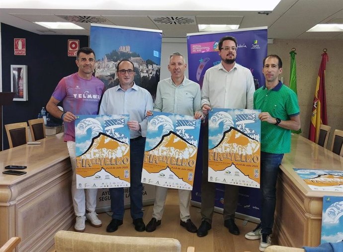 Presentación del XXV Festival Internacional del Aire El Yelmo.