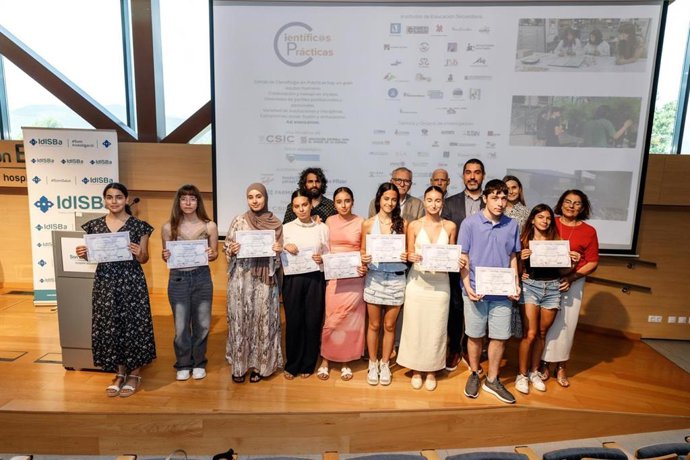 El IdISBa acoge el acto de clausura del programa estatal 'Científic@s en prácticas' en Baleares.