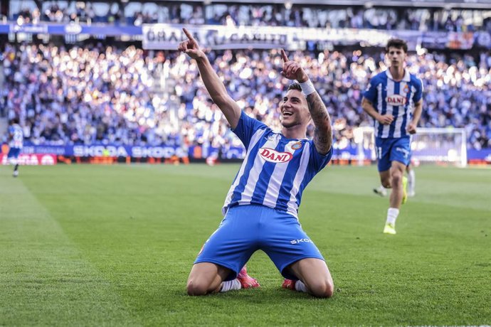 Archivo - Roberto Fernandez of RCD Espanyol celebrates a goal during the Spanish league, La Liga EA Sports, football match played between RCD Espanyol and Real Betis at RCDE Stadium on May 04, 2025 in Cornella, Barcelona, Spain.