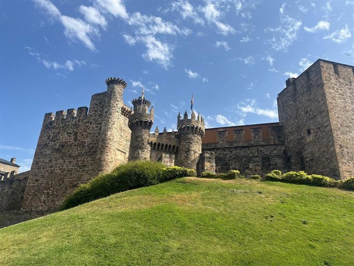 Castillo de los Templarios, emplazamiento principal de la celebración de la Noche Templaria de Ponferrada (León).