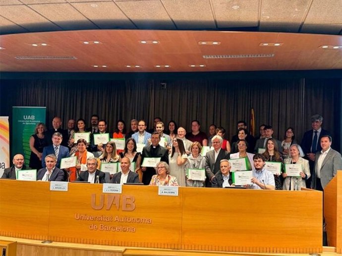 Entrega del ‘Sello Infoparticipa’ a la Conferencia Episcopal Española (CEE) y a 19 diócesis españolas.