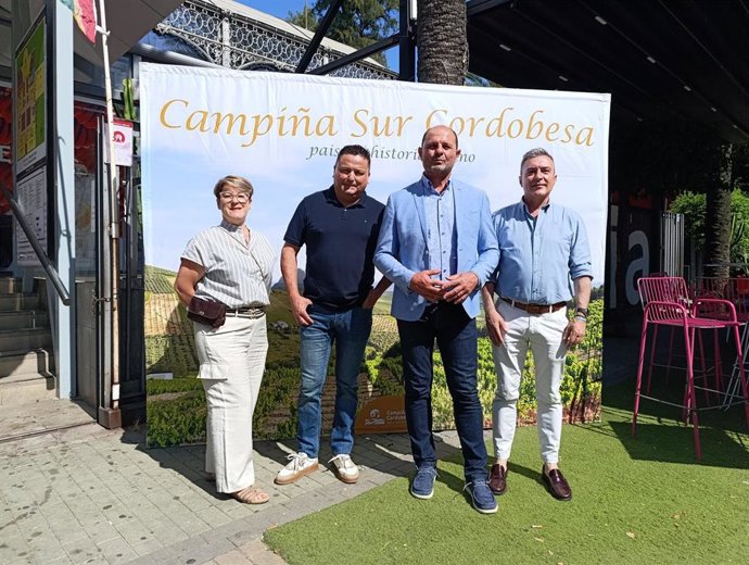 Presentación del punto de información turística de la Mancomunidad Campiña Sur en el Mercado Victoria de Córdoba.