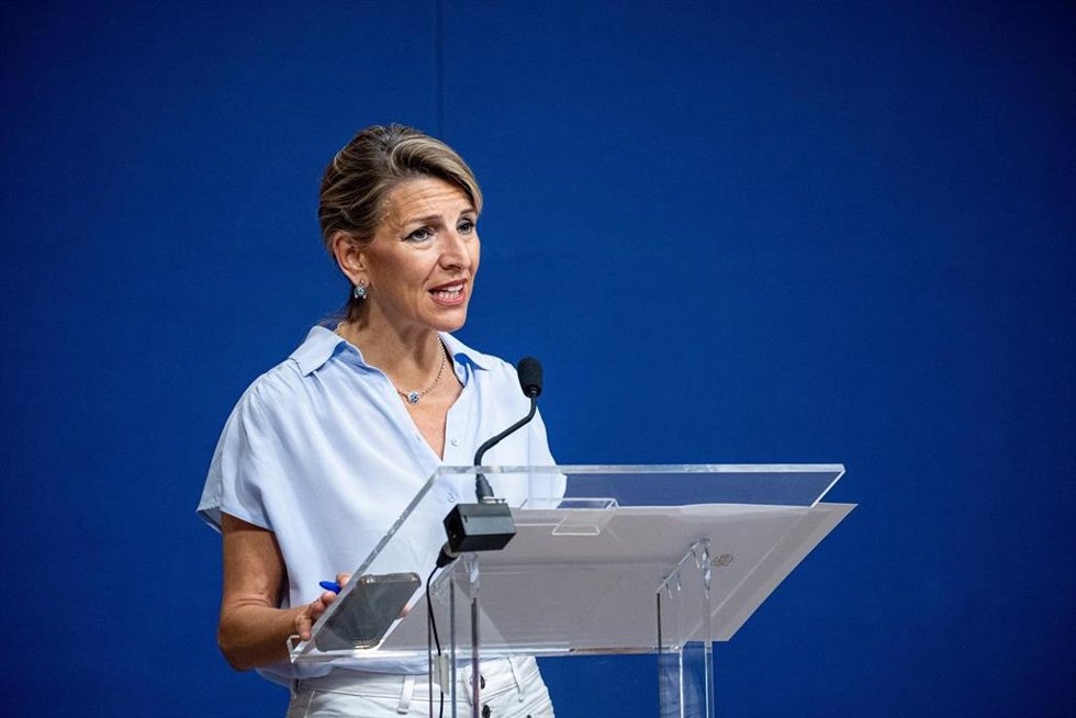 La vicepresidenta segunda y ministra de Trabajo y Economía Social, Yolanda Díaz, durante una rueda de prensa, en el Ministerio de Trabajo y Economía Social, a 12 de junio de 2025, en Madrid (España). 