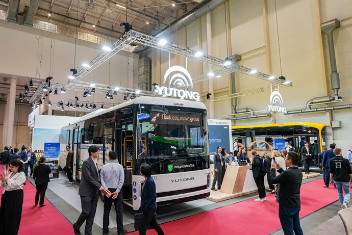 Yutong Debuts New Generation Battery Electric Intercity Bus IC12E at UITP Summit Hamburg 2025
