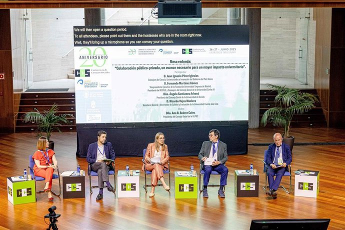 Una de las mesas redondas de la Conferencia.