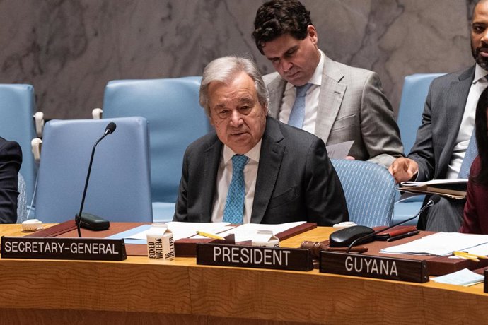22 de junho de 2025, Bronx, Nova York, EUA: O Secretário-Geral Antonio Guterres participa da reunião de emergência do Conselho de Segurança sobre a situação no Oriente Médio depois que os EUA ordenaram e realizaram bombardeios em três instalações nucleare