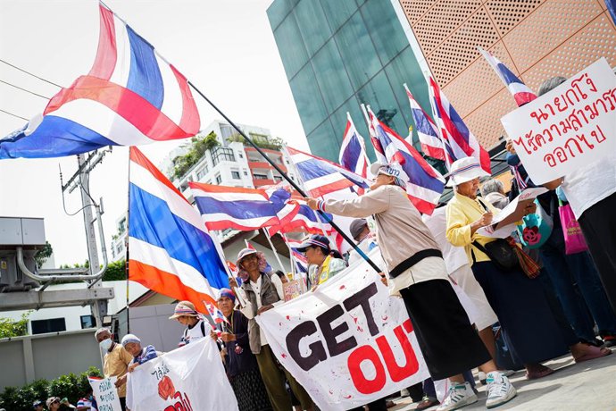 June 25, 2025, Bangkok, Bangkok, Thailand: On June 24, KPT leaders marched to the UTN Party HQ, urging it to quit the Paetongtarn government after her talks with Hun Sen.
