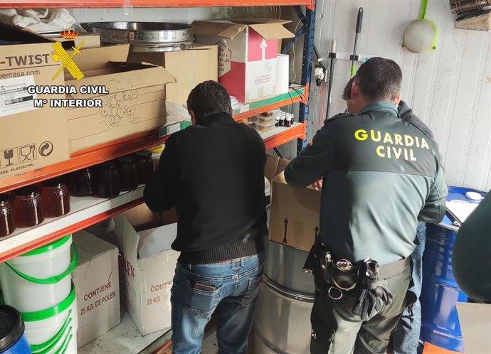 Punto de venta ilegal de miel y derivados en Cieza