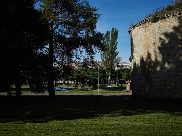 Archivo - El parque de la Ciudadela de Pamplona.