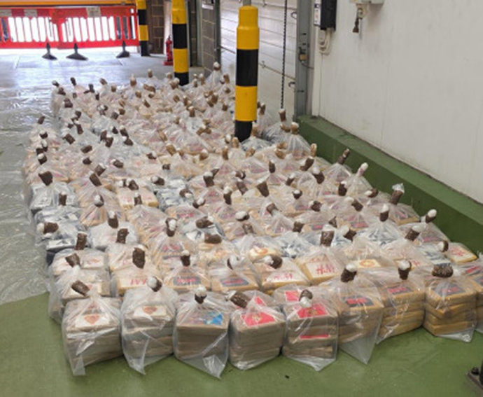 28 June 2025, United Kingdom, ---: Undated handout photo issued by the Home Office of 2.4 tonnes of cocaine with a value of almost £100 million seized by Border Force in one of the biggest drugs busts in years. The enormous haul was found under containers