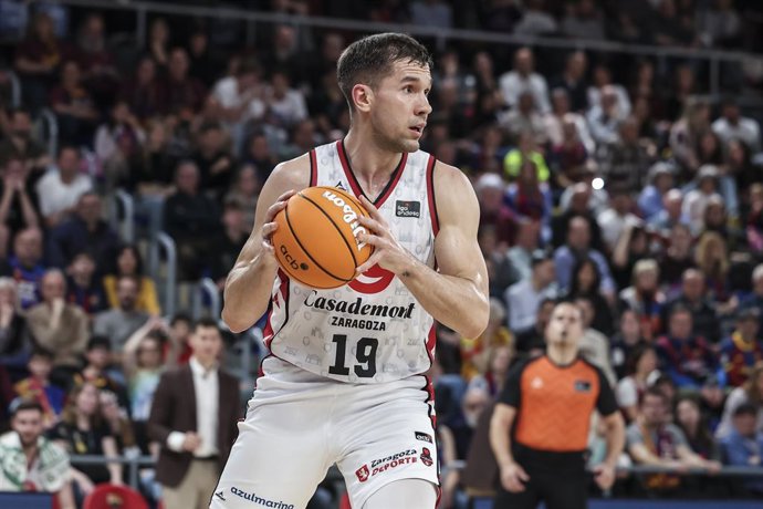 Archivo - Emir Sulejmanovic of Casademont Zaragoza in action during the Liga Endesa ACB, match played between FC Barcelona and Casademont Zaragoza at Palau Blaugrana on March 23, 2025 in Barcelona, Spain.