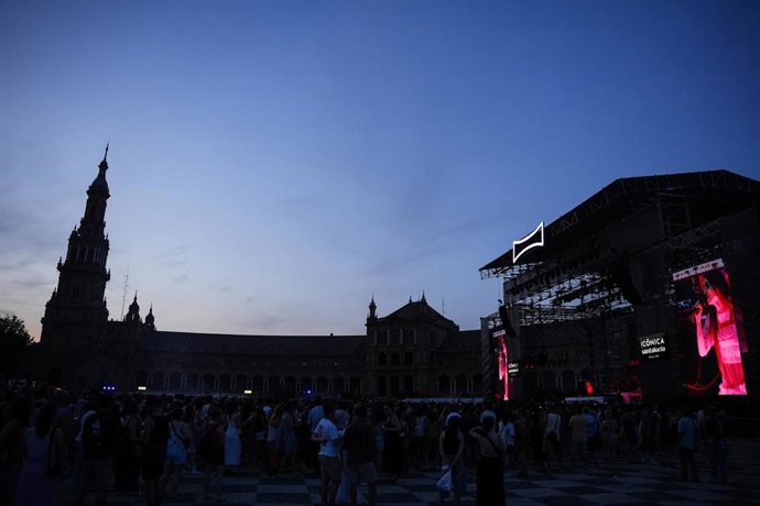 Concierto en el Icónica Santalucía Fest, 
