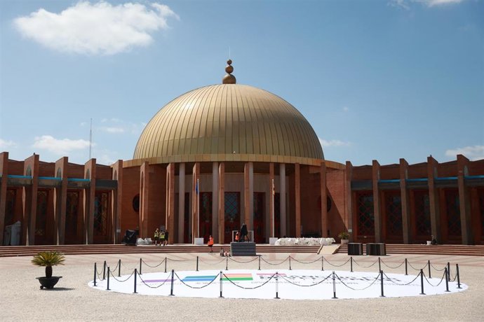 Vista general del Palacio de Congresos y Exposiciones de Sevilla (FIBES), en los días previos a la IV Conferencia Internacional de Naciones Unidas sobre la Financiación para el Desarrollo.