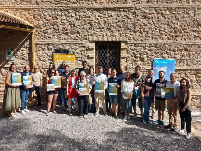 Asistentes al XIX Foro Permanente de Turismo Sostenible, incluidos los representantes de las ocho nuevas empresas de la Región que se suman a la Carta Europea de Turismo Sostenible (CETS).