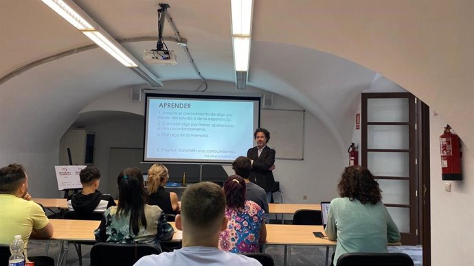 Talleres de la Escuela de Comercio de Cádiz.