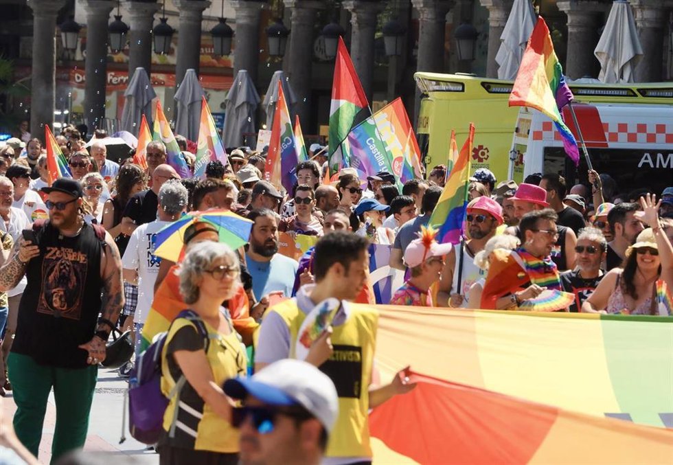 Manifestación por el Día del Orgullo LGBTIQ+ en Valladolid, convocada por Fundación Triángulo y otras entidades.