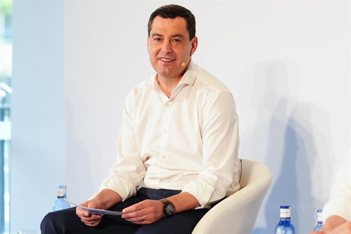 El presidente de la Junta de Andalucía, Juanma Moreno durante la presentación de la Ponencia Política del XXI Congreso Nacional del Partido Popular. Imagen de archivo. 