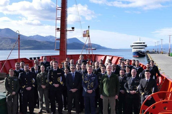 El "Hespérides" regresa a su puerto base en Cartagena tras 221 días.