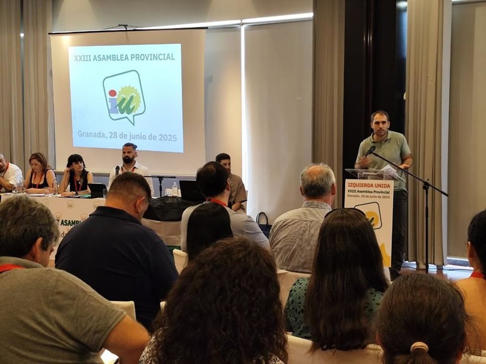 El coordinador general de IU Andalucía y diputado de Sumar en el Congreso, Toni Valero, en la Asamblea Provincial de IU en Granada.