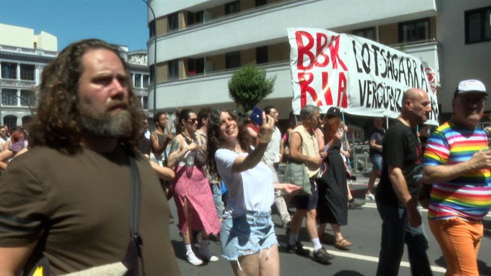 La marcha del Orgullo en Bilbao llama a "la lucha colectiva" ante la "amenaza" d