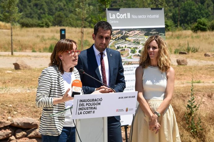 La consellera de Territorio, Vivienda y Transición Ecológica, Sílvia Paneque, durante su visita a Cardona (Barcelona)