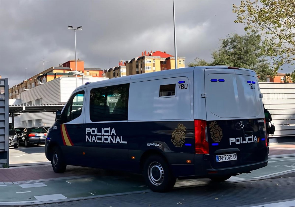 En libertad tras amenazar a una mujer con un cuchillo y por robos en vehículos en Valladolid