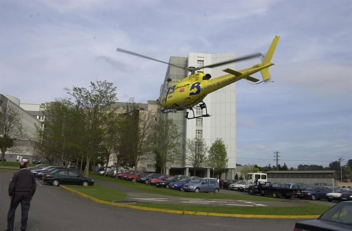 Archivo - Helicóptero de los Bomberos de Asturias