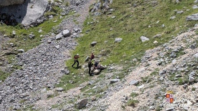 Rescatan a un montañero en los Picos de Europa