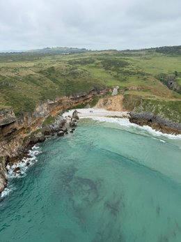 Playa de Fuentes donde ha desaparecido el joven