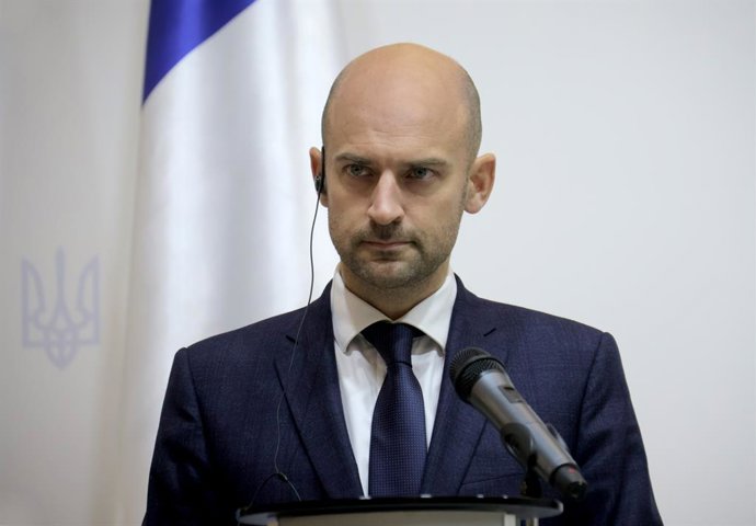 Archivo - October 19, 2024, Kyiv, Ukraine: KYIV, UKRAINE - OCTOBER 19, 2024 - Minister for Europe and Foreign Affairs of the French Republic Jean-Noel Barrot attends a joint briefing with Minister of Foreign Affairs of Ukraine Andrii Sybiha in Kyiv, capit