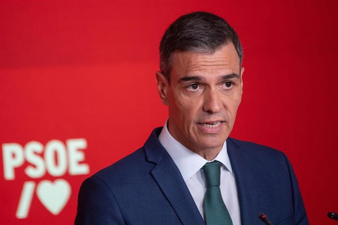 El secretario general del PSOE y presidente del Gobierno, Pedro Sánchez, durante una rueda de prensa, en la sede del PSOE de la calle Ferraz, a 16 de junio de 2025, en Madrid (España).