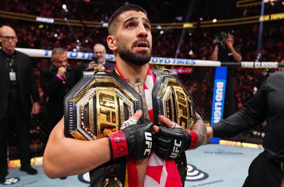 Ilia Topuria noquea a Oliveira y logra su segundo cinturón de la UFC